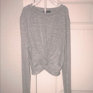 Long sleeve semi-cropped shirt!